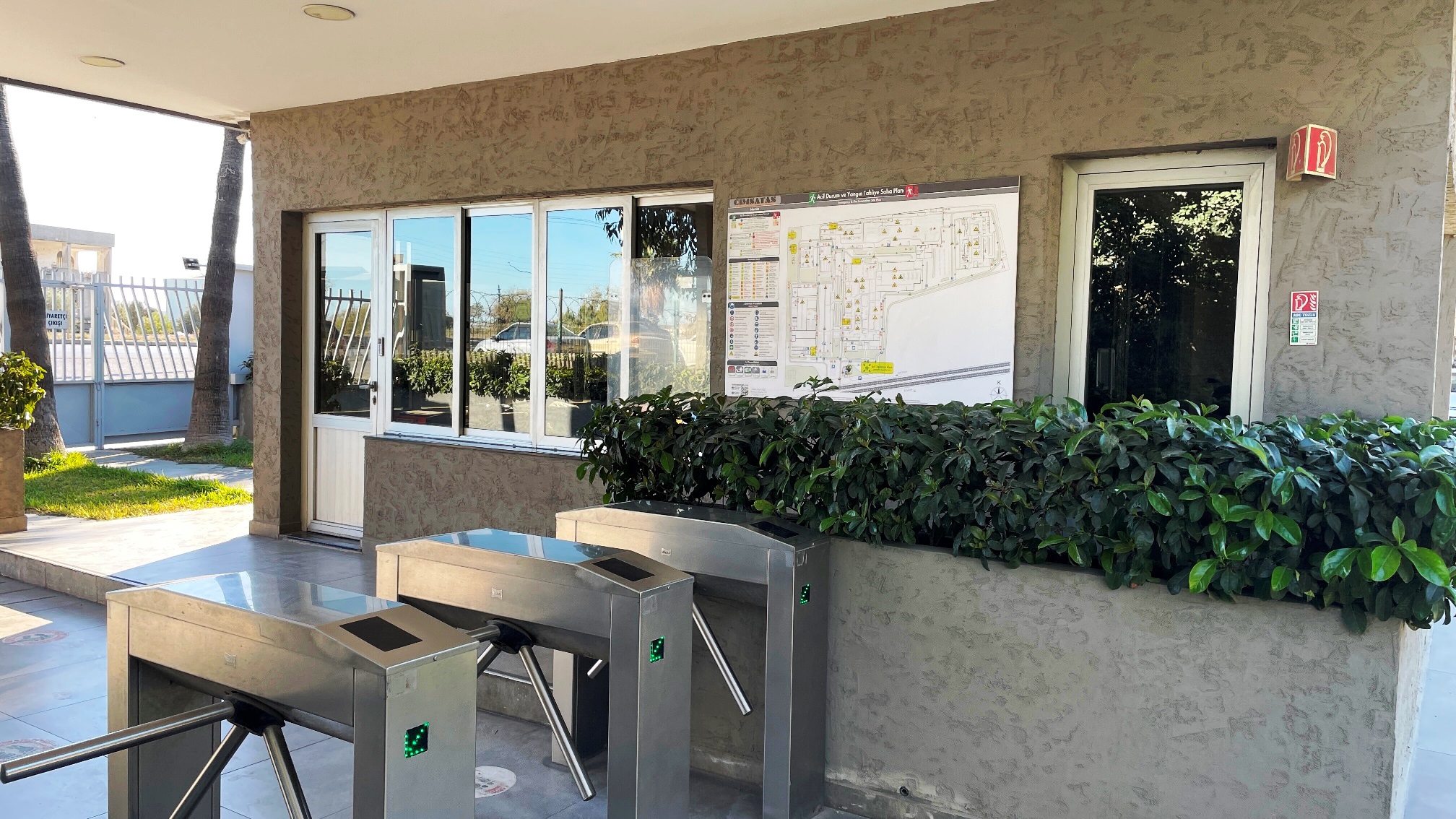 Cimsatas Acil Durum ve Yangin Tahliye Saha Plani
ISO 23601 Acil Durum ve Yangın Tahliye Planı,
Tahliye Krokisi,
Acil Durum Müdahale Prosedürleri Panosu,
ISO 7010 Uyarı Levhaları ve 16069 Acil Durum Yönlendirmeleri,
ISO 7010 Safety Signs; 16069 Emergency Way Guidance,