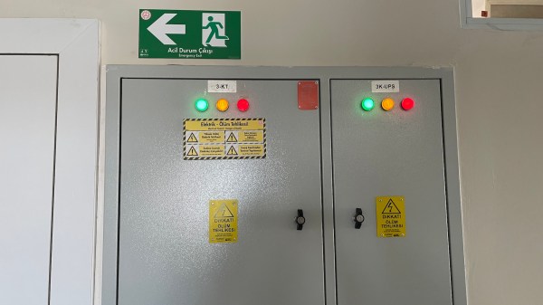 Elektrik Acil Durum Başlığı
Önleyici Tedbirler Müdahale Prosedürleri
Uyarı Levhaları ve Talimatlar